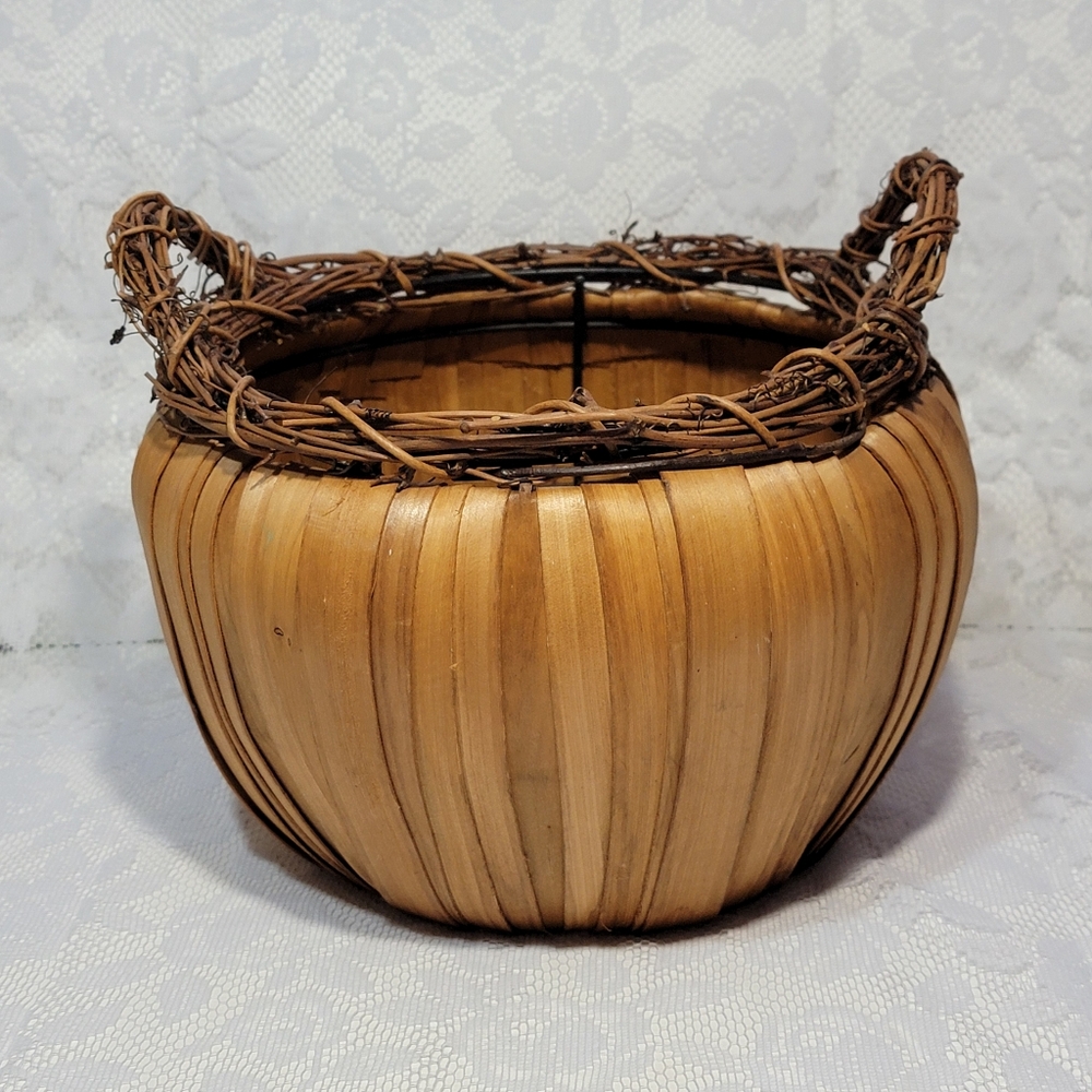 Vintage Handmade Pumpkin Shape Woven Basket Natural Wood Vine Twig Handle Rustic